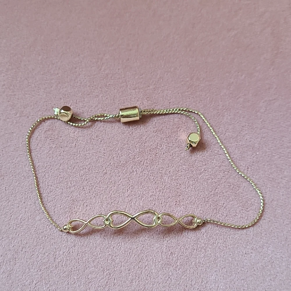 Gold and Cream Jewelry Set (2 Earrings, 1 Bracelet) - Picture 10 of 10
